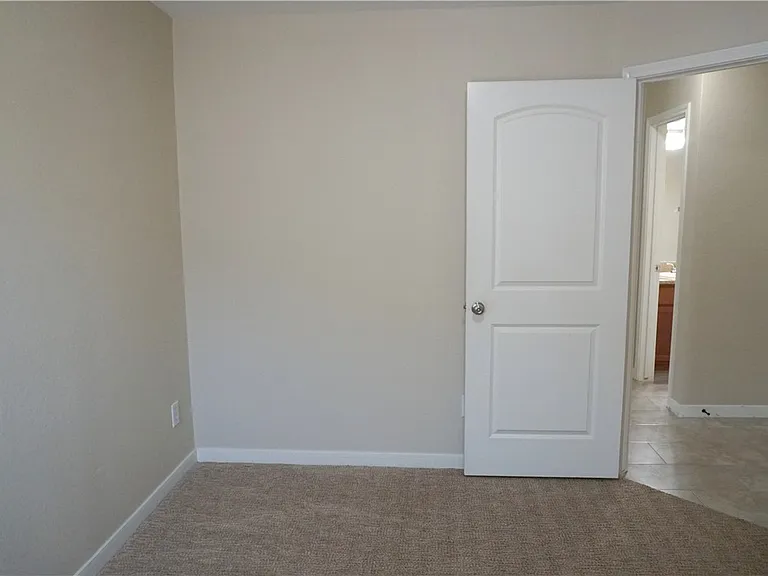 1810 Stephanie St — Photo 18