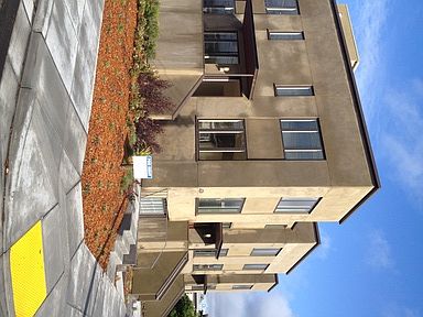 2nd image of 422 Cornell Ave