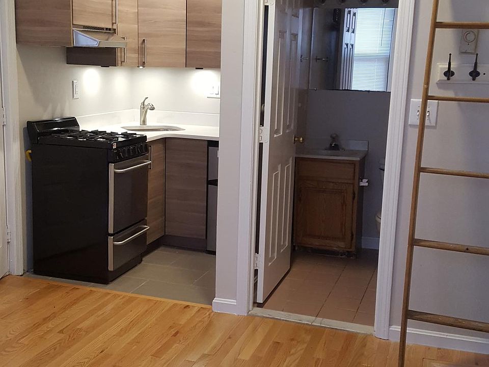 2nd image of 22 Symphony Rd #11