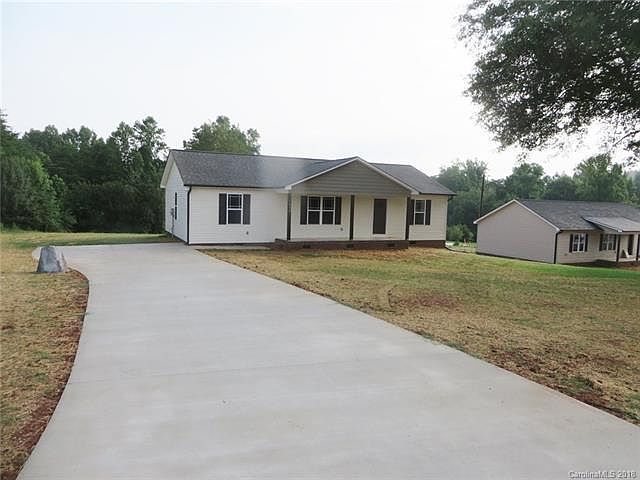 1st image of 1076 Park Cir