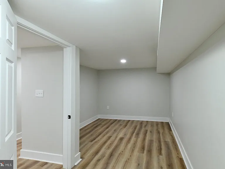 420 E 28th St — Photo 28
