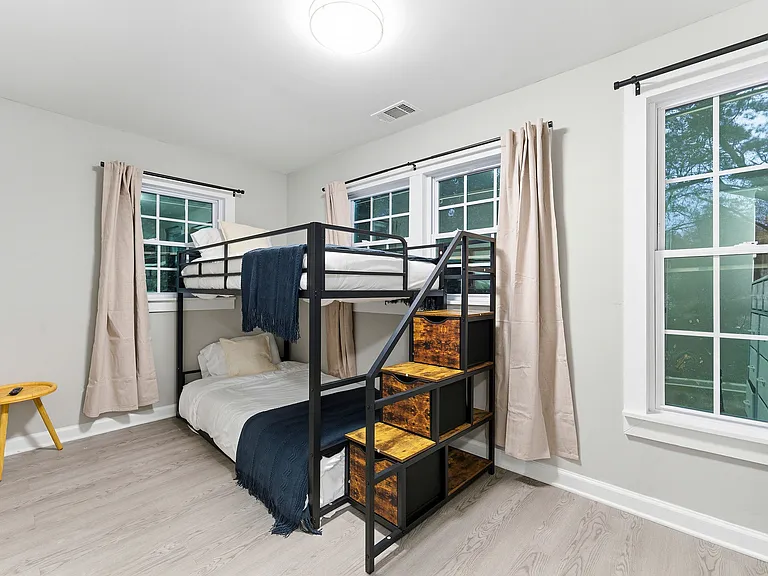 5901 Ridge Dr SE — Photo 24