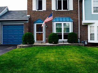 1281 Robin Dr, Carol Stream, IL 60188