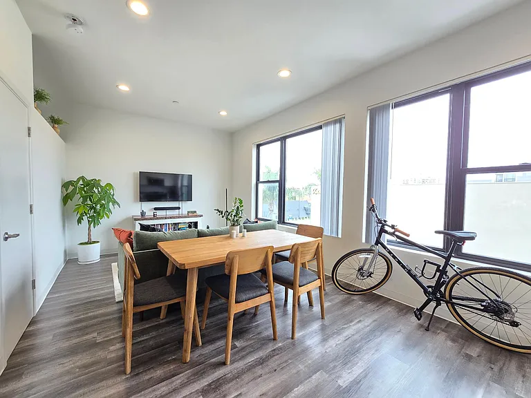 3953 1st Ave #TOPFLR1 — Photo 27