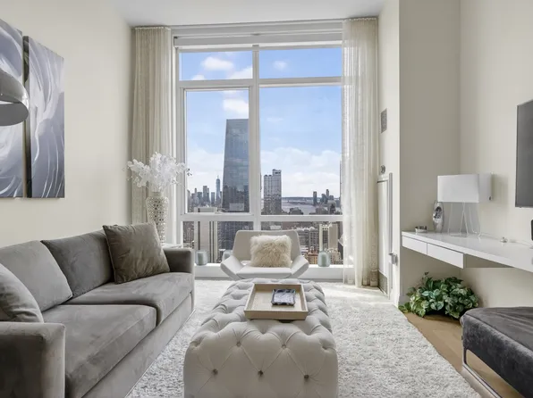 460 West 42nd Street image 1 of 22