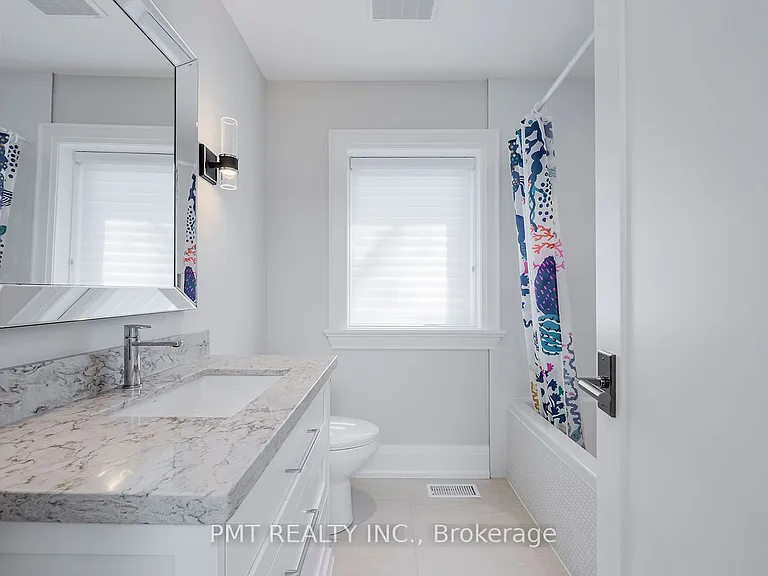 50 Thursfield Cres — Photo 35
