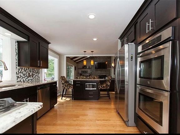 4th image of 212 Bretton Woods Dr