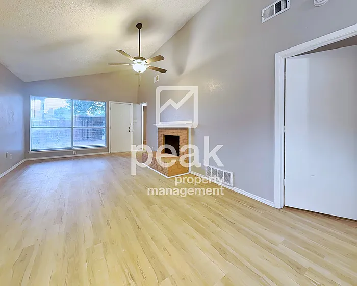 2 bed, 1.5 bath, 1008 sqft, $1,475 — Photo 3