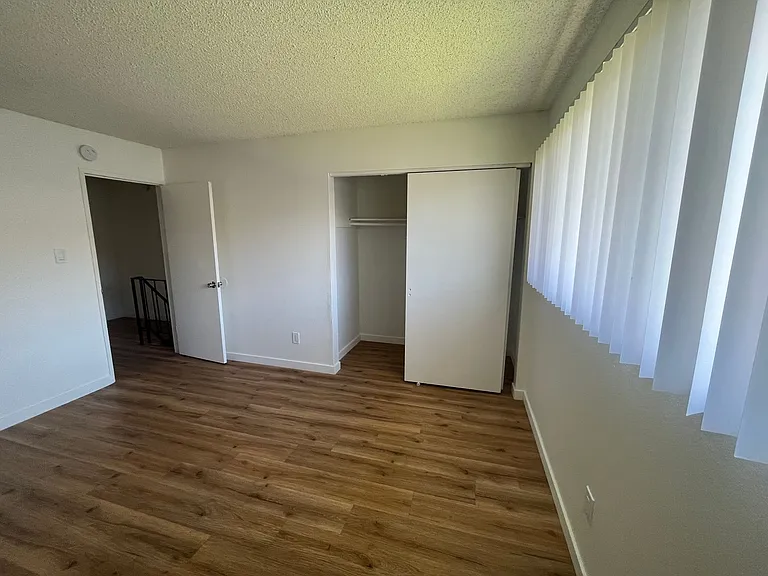 Flower Street Apartments — Photo 16