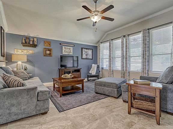 3rd image of 2223 Buck Hollow Ct