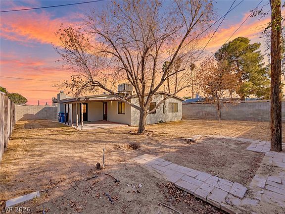 2nd image of 621 Berry Cir