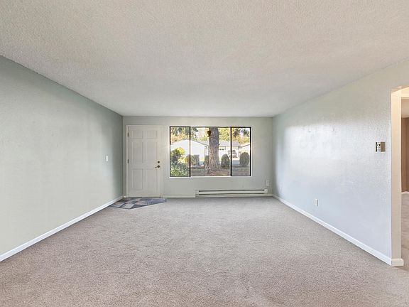 5th image of 1602 E Hazel Ave