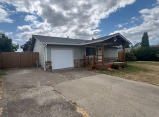 1904 Oak Dr, Newberg, OR 97132