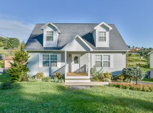 113 Cloverdale Ln, Johnson City, TN 37604