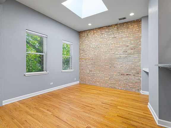 3rd image of 1746 N Wolcott Ave