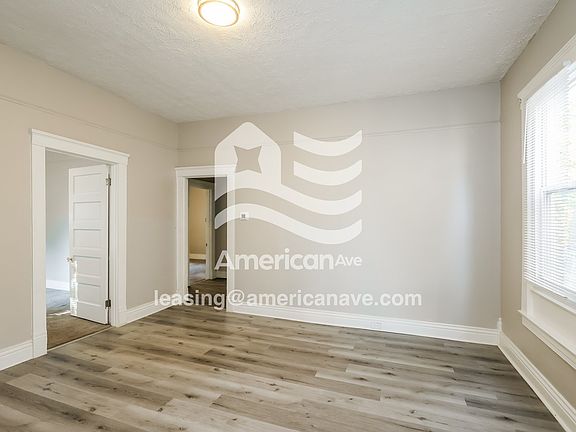 1451571_003_living_room_14130949.jpg