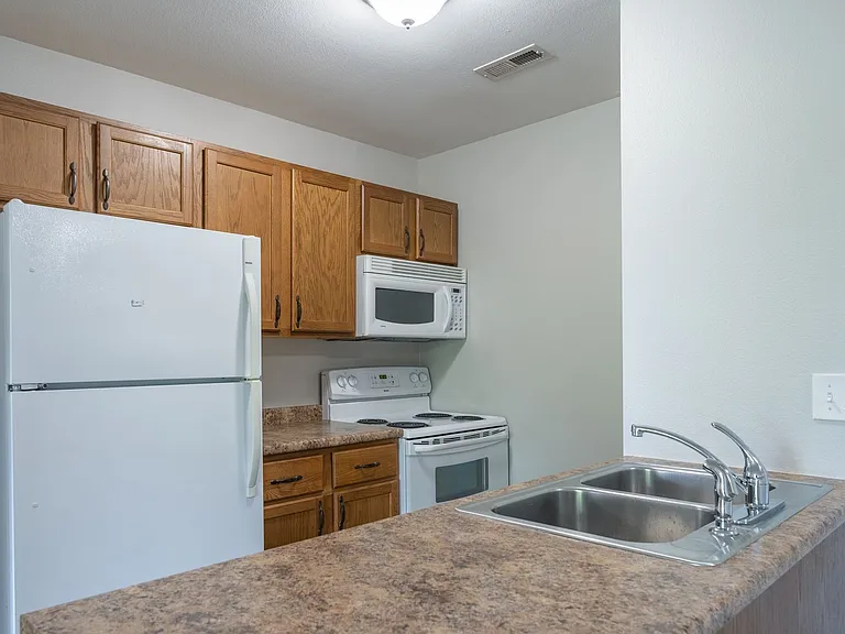 Arbor Ridge Apartments — Photo 11