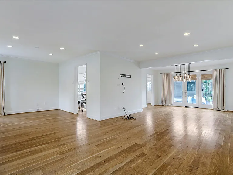3744 Aberdeen Way — Photo 2