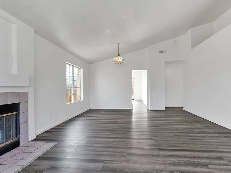 12145 Cobblestone Dr — Photo 8