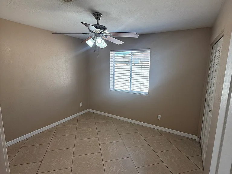 3628 W Oregon Ave — Photo 7