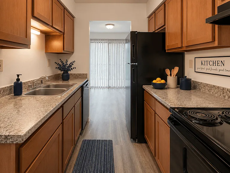 Lake Camelot Apartments — Photo 2