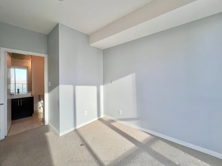 65 Bremner Blvd #1910 — Photo 21