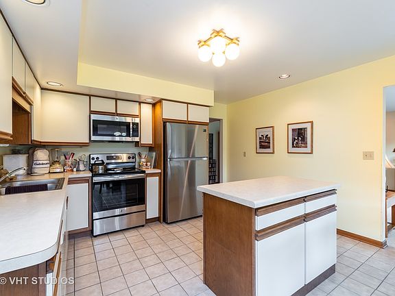 4th image of 710 Burchell Ave