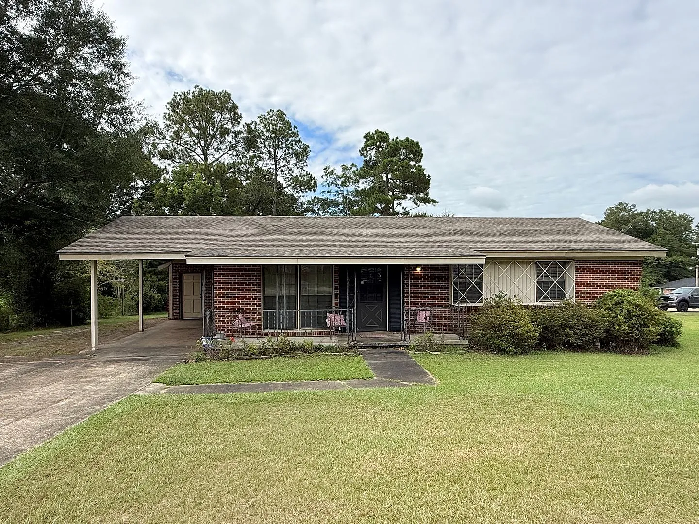 3 Bed 2 bath home in walking distance to Troy University — Photo 1