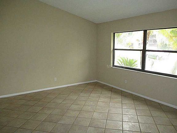 2nd image of 1113 Cheshire Ct
