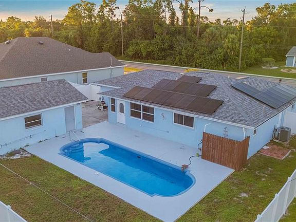 3rd image of 20439 PEACHLAND BOULEVARD