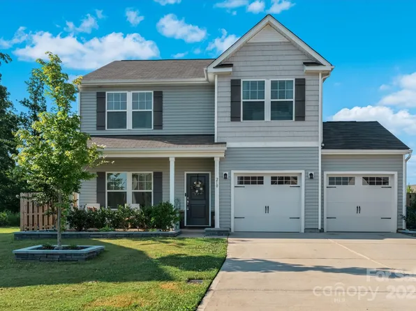 210 Clove Hitch Dr, Statesville, NC 28677