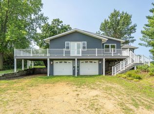 1527 11th St, De Witt, IA 52742