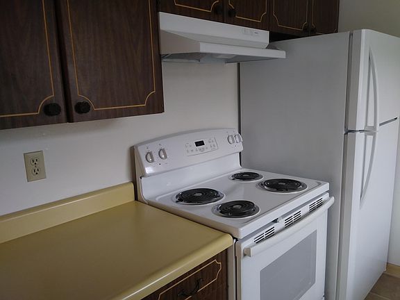 3rd image of 253 Auburn Way #4