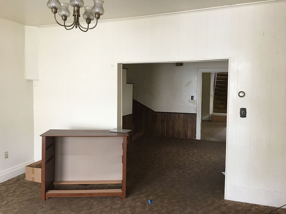 2nd image of 126 N Grand St