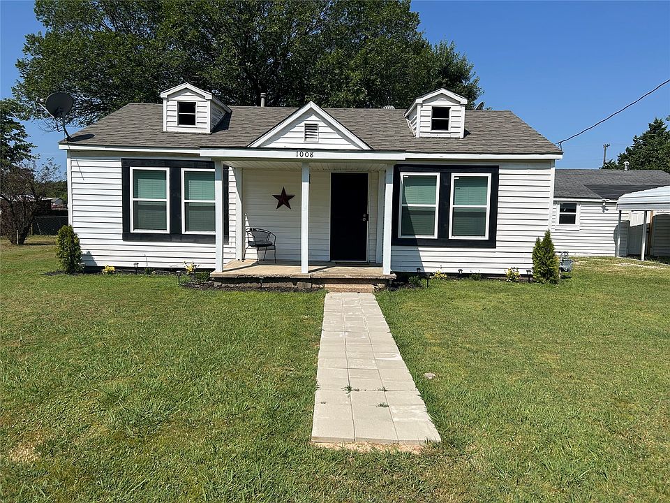 1st image of 1008 1st Ave