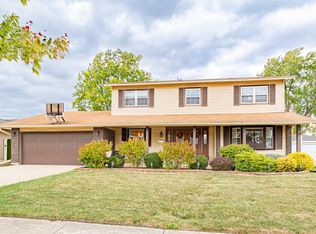 86 Clearmont Dr, Elk Grove Village, IL 60007
