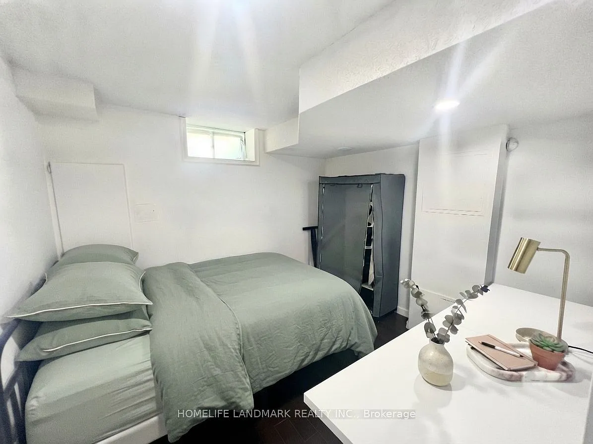 2 bed, $1,100 — Photo 1
