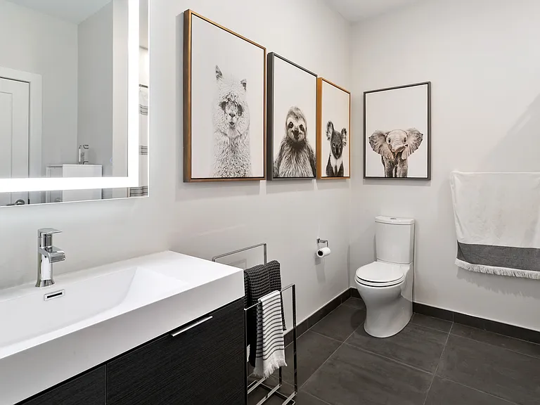 E Plaza & Residences — Photo 7