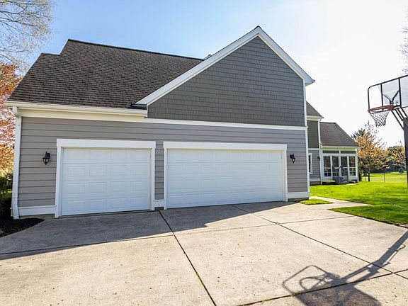 5th image of 9840 Mistymorn Ln