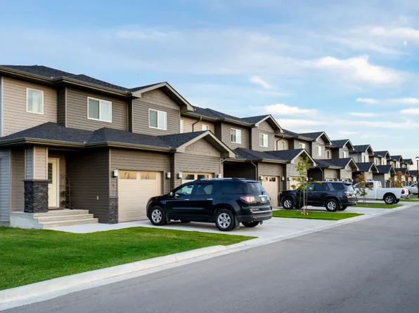 Foxdale Place, 10 Foxdale Way, Niverville, MB R0A 0A2