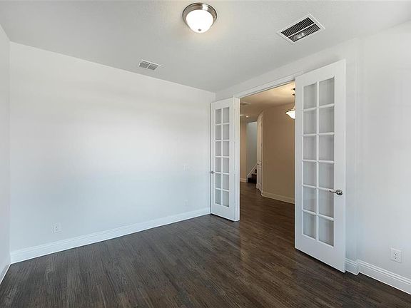 5th image of 3325 Sequoia Ln