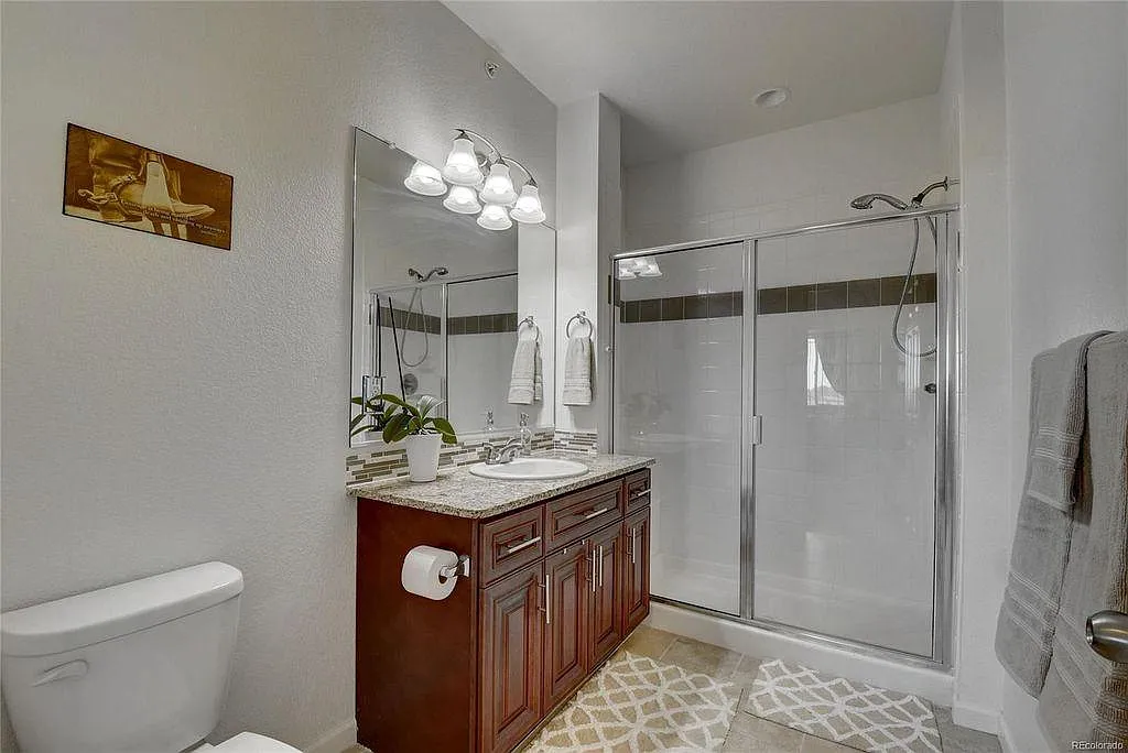 3 bed, 1308 sqft, $1,975 — Photo 1