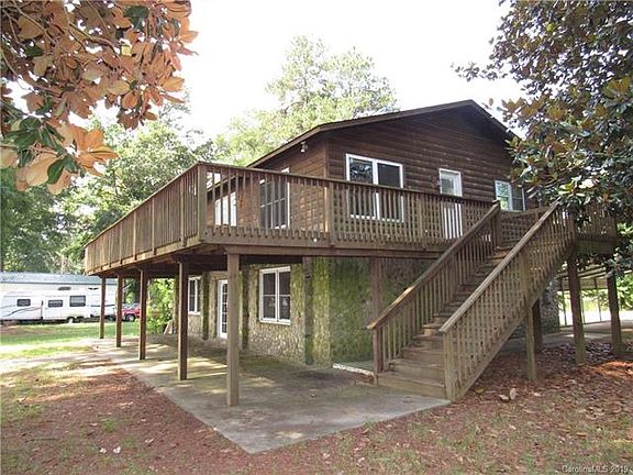 2nd image of 1251 Oak Crest Trl