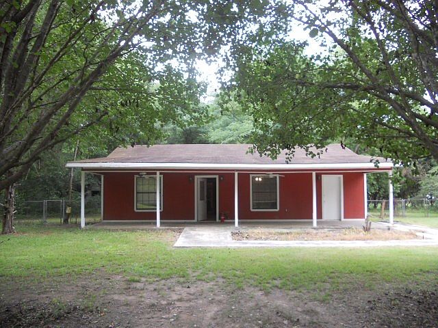 1st image of 330 Oak Grove Ln