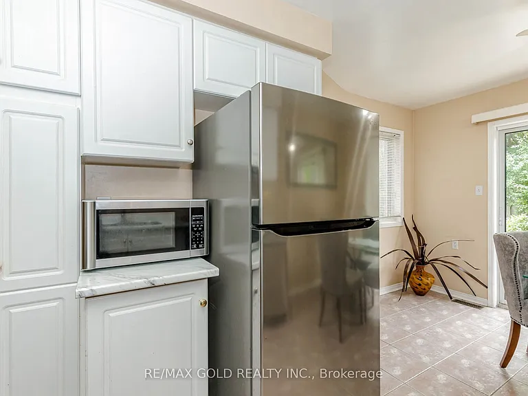 34 White Tail Cres — Photo 10