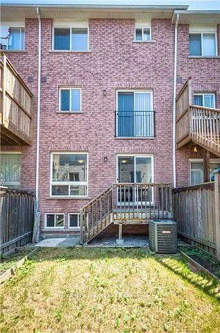 10 Wilkes Cres — Photo 17