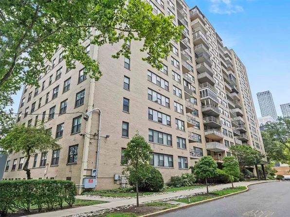 201 Saint Pauls Avenue image 1 of 12