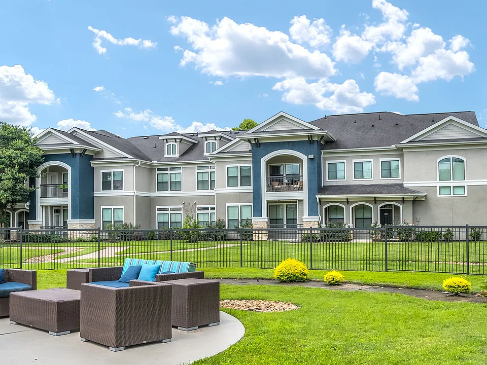 Palms at Cinco Ranch apartments community photo