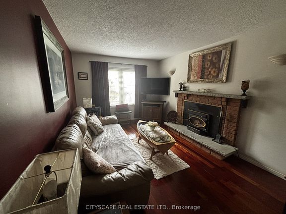 5th image of 102 Snowcap Rd