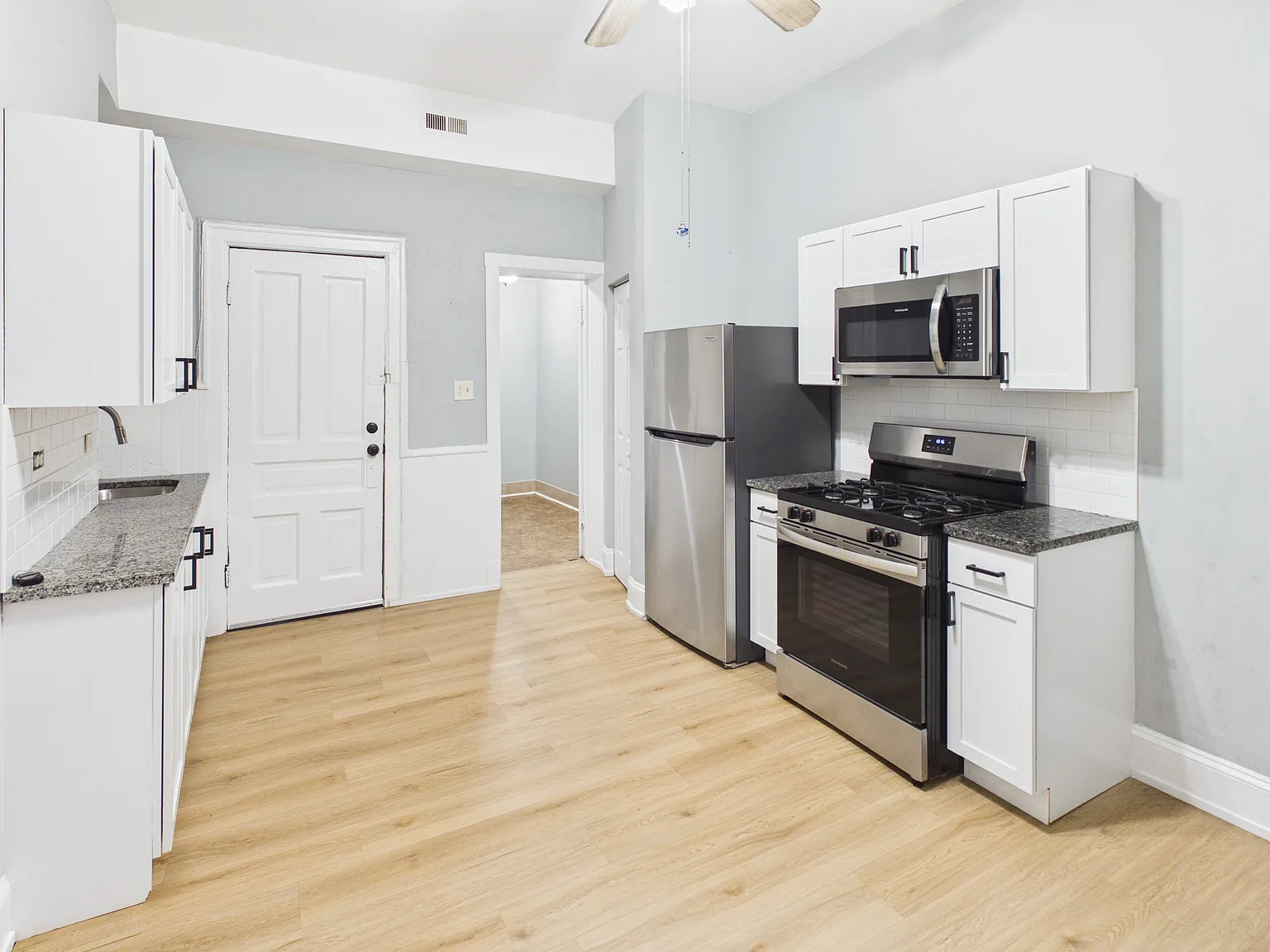 2 bed, 800 sqft, $1,695 — Photo 2